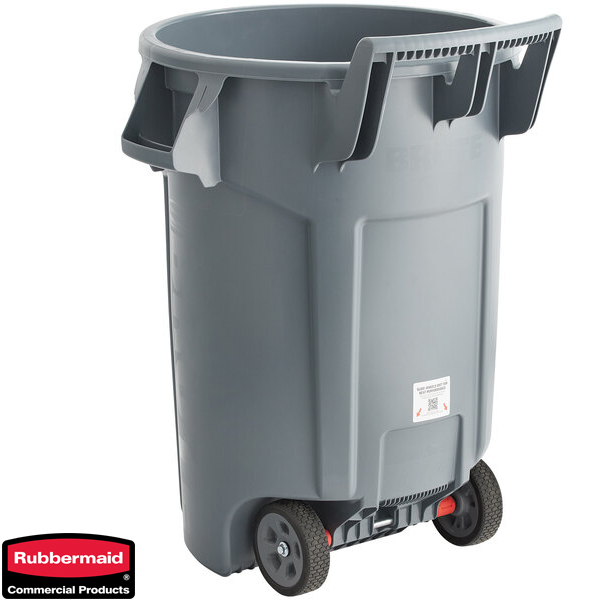 BRUTE Bin with 2 wheels